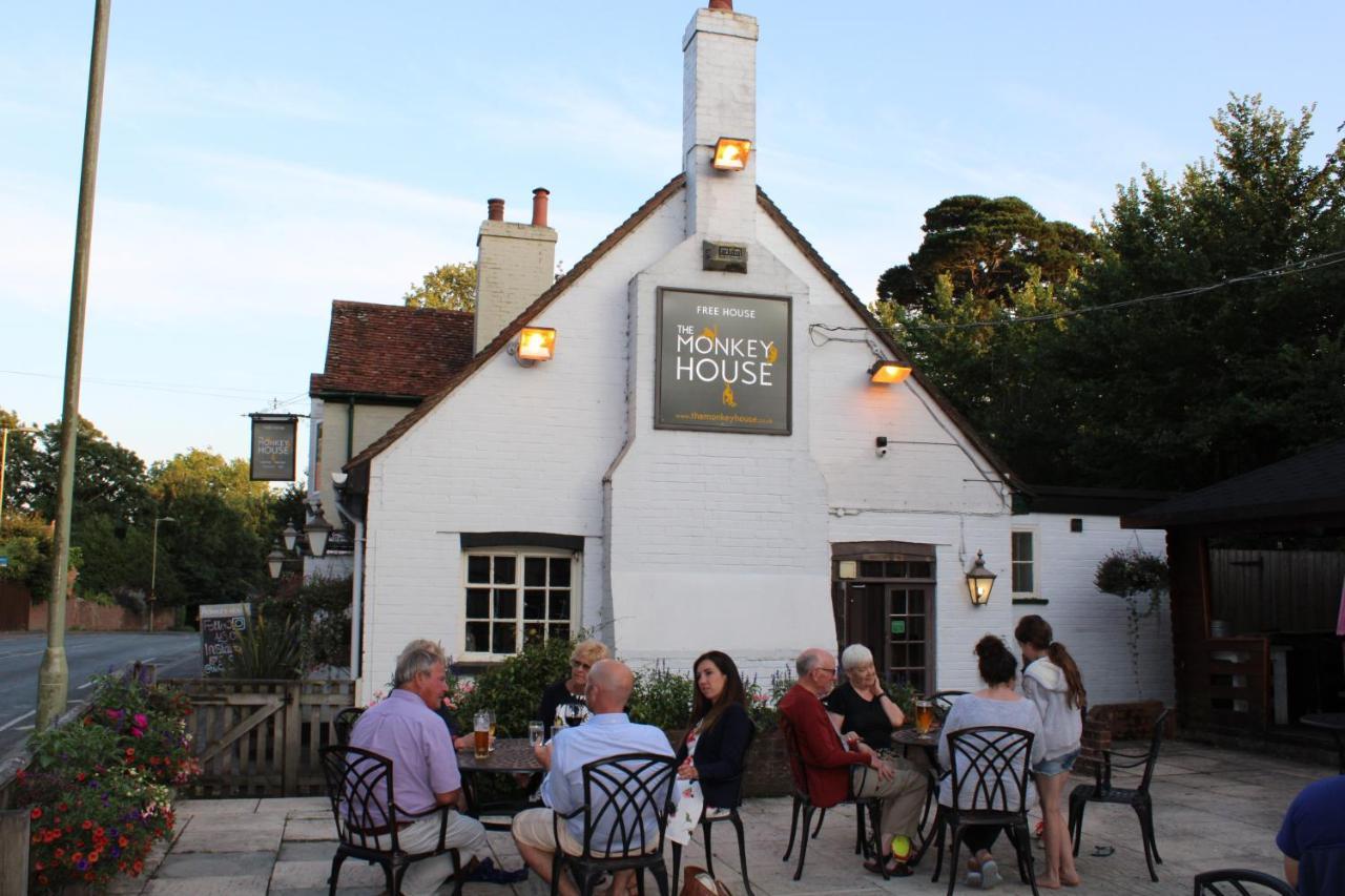 Monkey Brewhouse Hotel Lymington Exterior foto